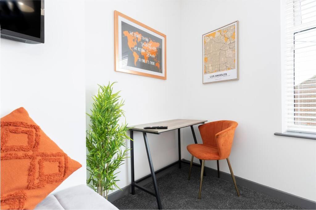 Modern Centrally Located 3 Bed Property With Tvs In Each Bedroom Super Fast Wifi And Crisp White Hotel Linen Hosted By Our Home Short Stays Darlington  Extérieur photo